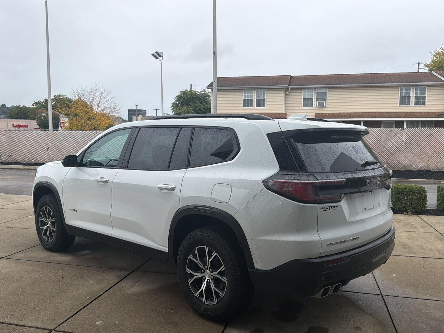 2024 GMC Acadia AT4