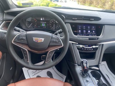 2025 Cadillac XT5 Sport