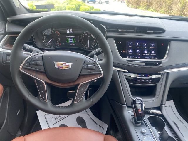 2025 Cadillac XT5 Sport