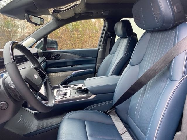 2025 Cadillac ESCALADE IQ Luxury 2