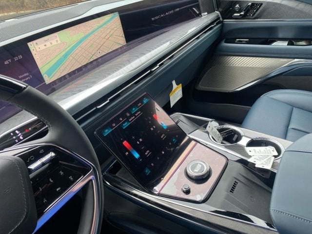 2025 Cadillac ESCALADE IQ Luxury 2