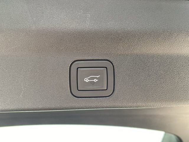 2025 Cadillac ESCALADE IQ Luxury 2