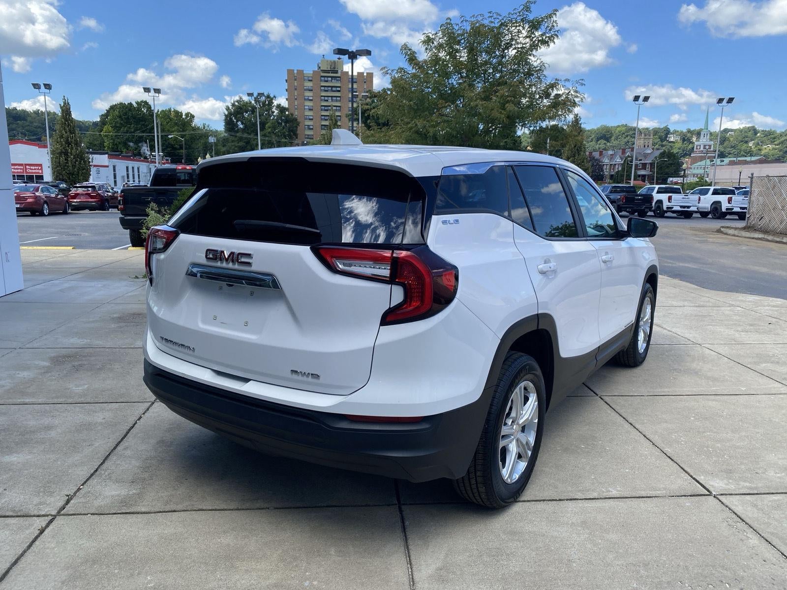 2024 GMC Terrain SLE