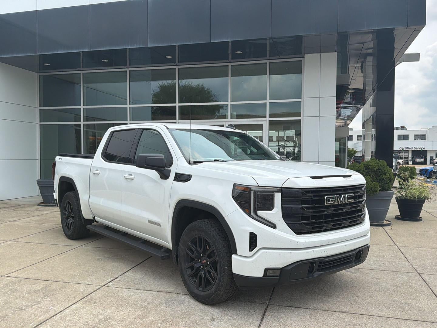 2024 GMC Sierra 1500 Elevation