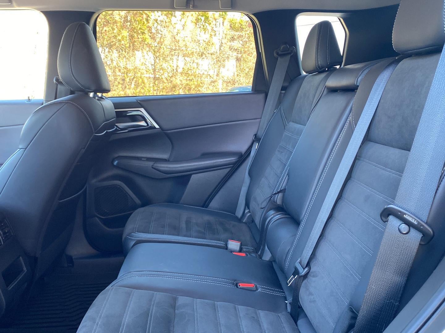 2024 Mitsubishi Outlander SE