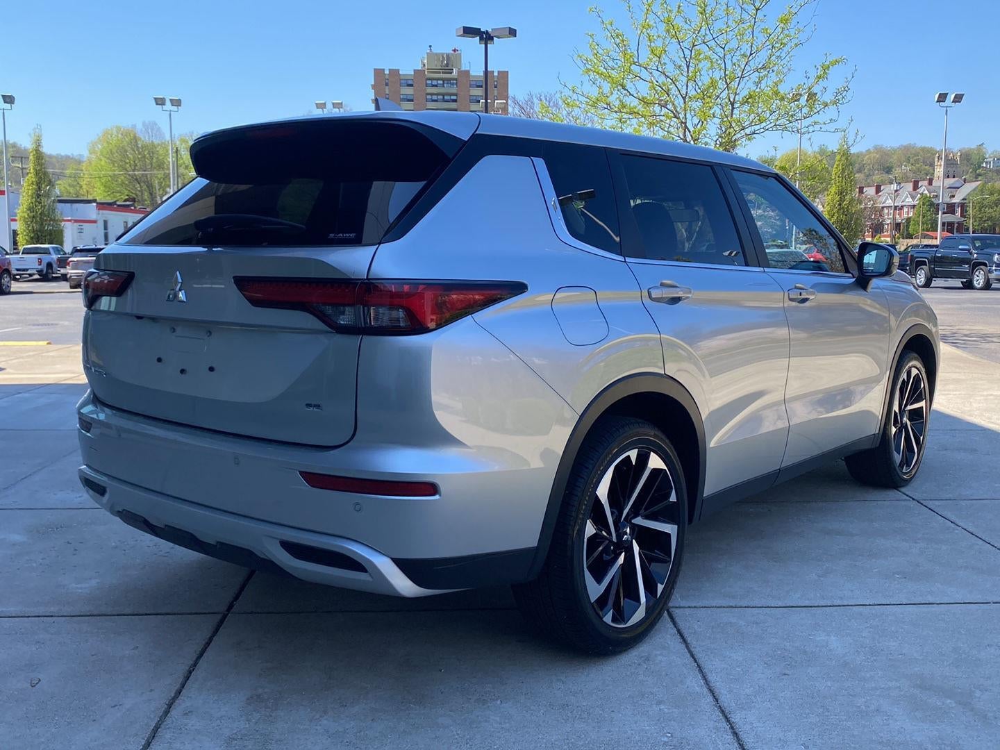 2024 Mitsubishi Outlander SE